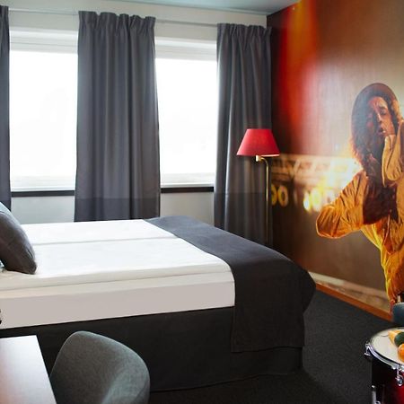 Hotell Hulingen Hultsfred Exterior photo