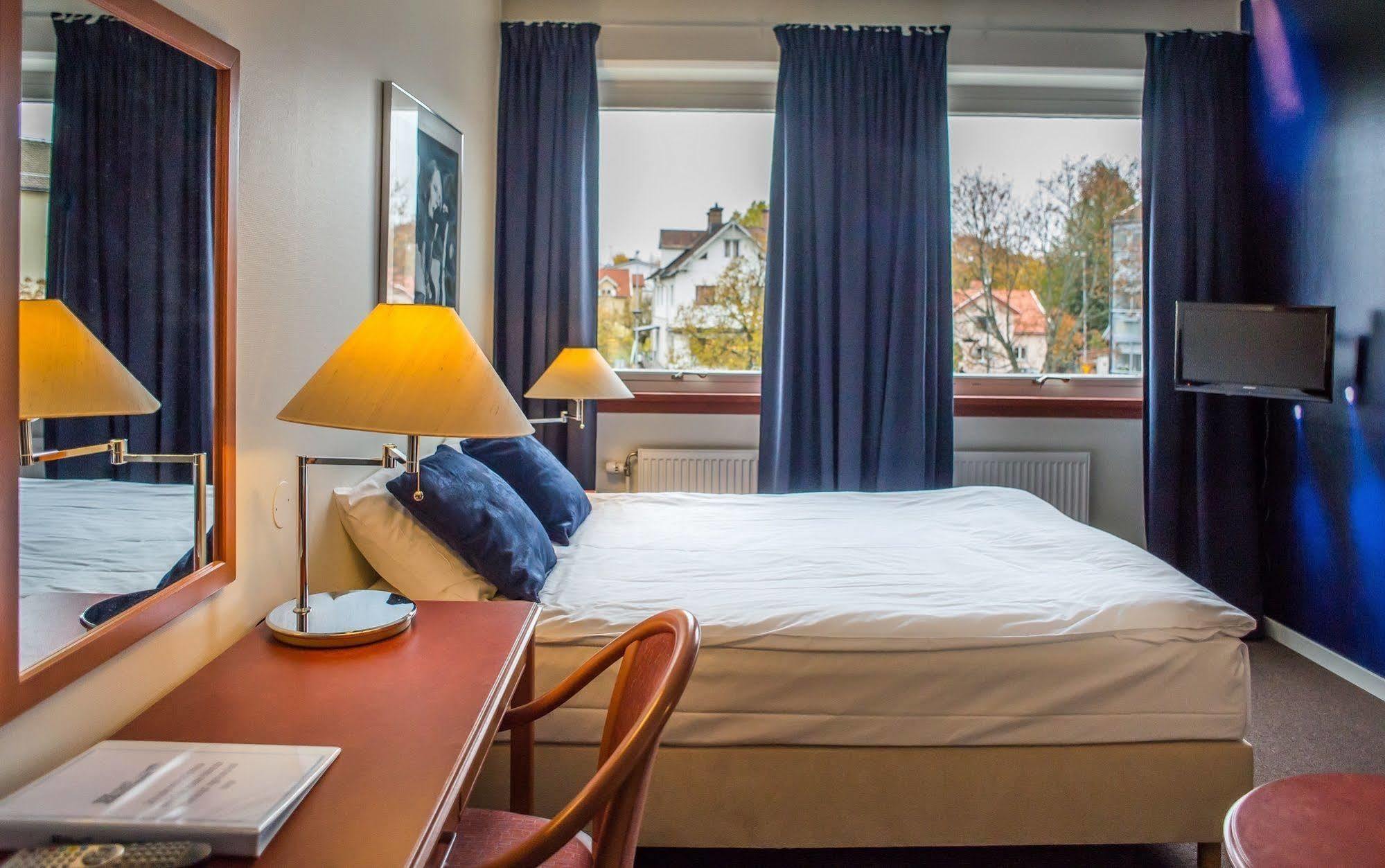 Hotell Hulingen Hultsfred Exterior photo